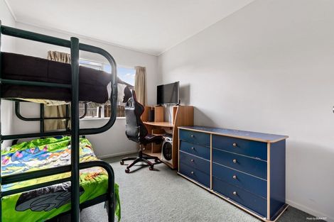 Photo of property in 2/24 Templeton Place, Clendon Park, Auckland, 2103