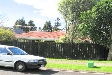 Photo of property in 4a Malloy Place, Eastern Beach, Auckland, 2012