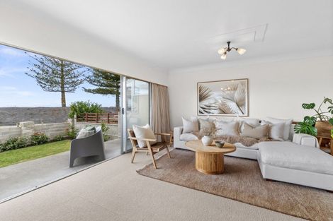 Photo of property in 10 North Terrace, Westshore, Napier, 4110