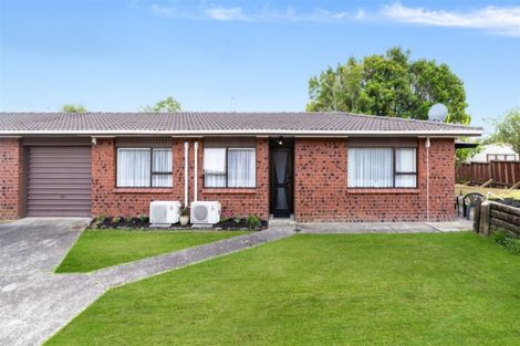 Photo of property in 2/303a Great North Road, Henderson, Auckland, 0612