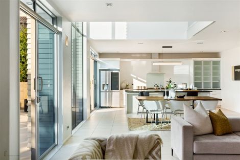 Photo of property in 7 Rangi Avenue, Schnapper Rock, Auckland, 0632