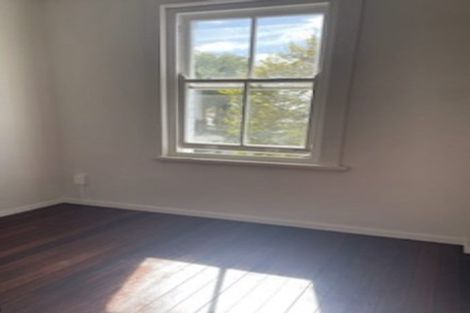 Photo of property in 1/45 Queen Street, Northcote Point, Auckland, 0627