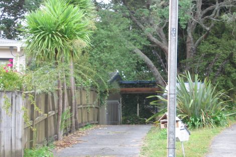 Photo of property in 2/10-12 Beach Haven Road, Beach Haven, Auckland, 0626