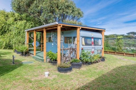 Photo of property in 2 Barclay Grove, Hokio Beach, Levin, 5571