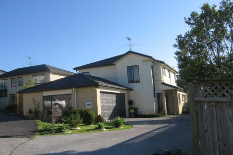 Photo of property in 1/7 Mossop Rise, Glenfield, Auckland, 0629