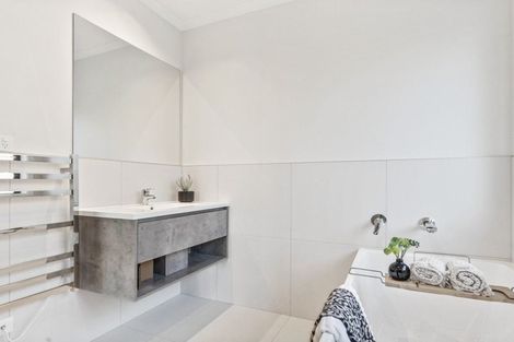 Photo of property in 24 Drower Glen, Flagstaff, Hamilton, 3210