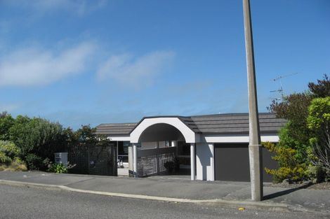 Photo of property in 24 Glendevere Terrace, Redcliffs, Christchurch, 8081