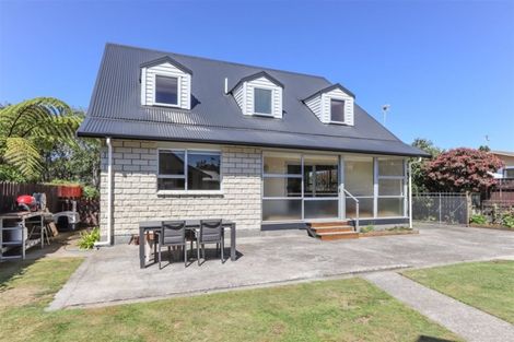 Photo of property in 24 Kowhai Street, Inglewood, 4330