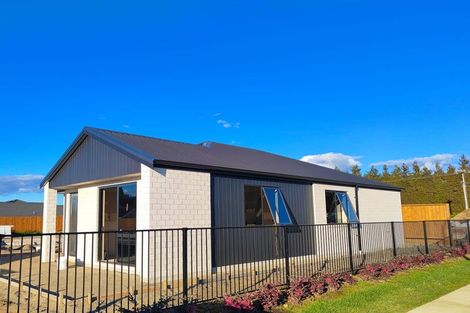 Photo of property in 1 Magnolia Lane, Katikati, 3178
