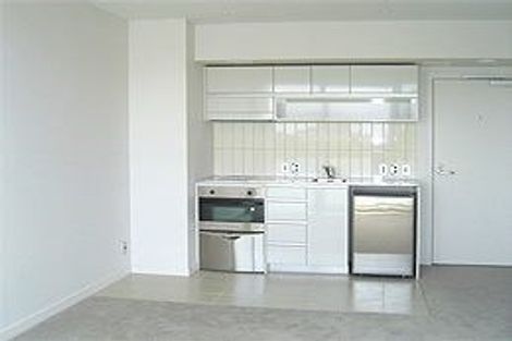 Photo of property in Halsey Apartments At Lighter Quay, 506/77 Halsey Street, Auckland Central, Auckland, 1010