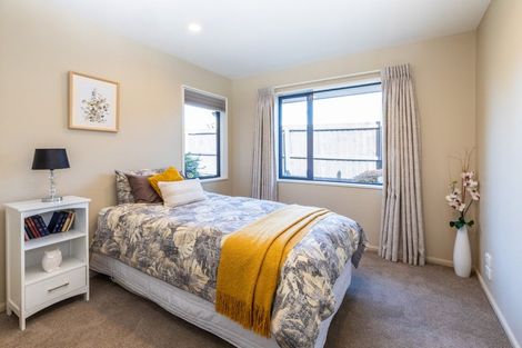 Photo of property in 8 Gwen Place, Redwood, Christchurch, 8051