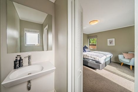 Photo of property in 26 Woolwich Close, Whitby, Porirua, 5024