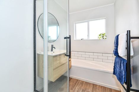 Photo of property in 6 Lorelei Place, Opaheke, Papakura, 2113