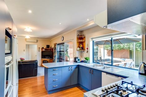 Photo of property in 16 Forbury Way, Taradale, Napier, 4112