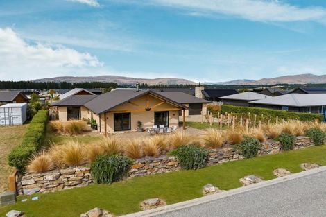 Photo of property in 8 Dingle Street, Lake Hawea, Wanaka, 9382