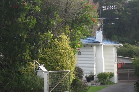 Photo of property in 366 Stokes Valley Road, Stokes Valley, Lower Hutt, 5019