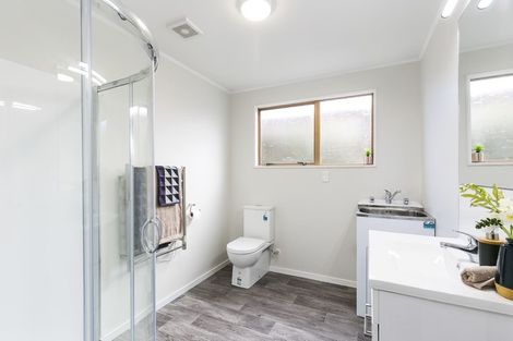 Photo of property in 15a Lenox Grove, Johnsonville, Wellington, 6037