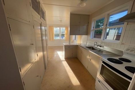 Photo of property in 96 Edmonton Road, Henderson, Auckland, 0612