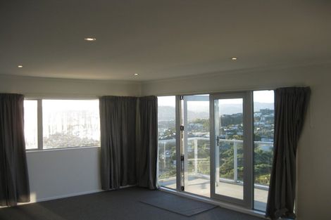 Photo of property in 4 Lyons Crescent, Strathmore Park, Wellington, 6022