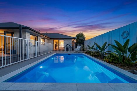 Photo of property in 24 Raiha Street, Papamoa Beach, Papamoa, 3118
