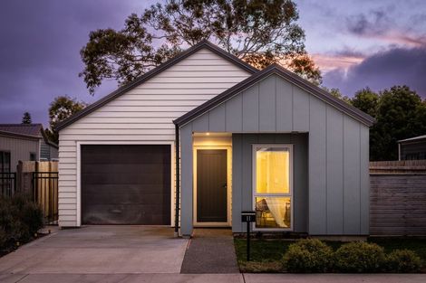 Photo of property in 11 Rotoiti Place, Paraparaumu, 5032