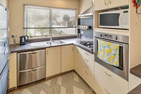 Photo of property in 1 Vanderbilt Place, Welcome Bay, Tauranga, 3112