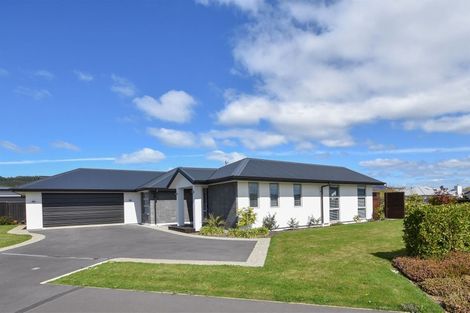 Photo of property in 2 Stratton Way, Mosgiel, 9024