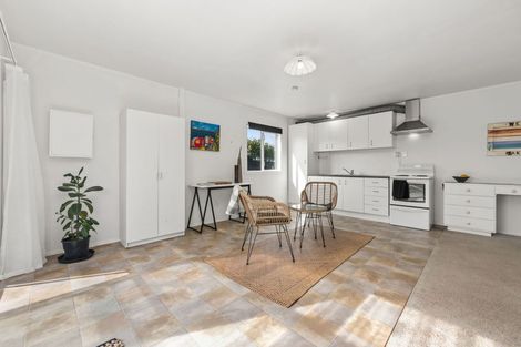 Photo of property in 42 Rutherford Drive, Waikanae Beach, Waikanae, 5036