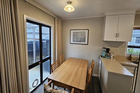 Photo of property in 10 Truby King Street, Merrilands, New Plymouth, 4312