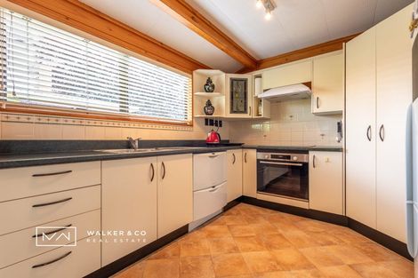 Photo of property in 1 Bathurst Street, Silverstream, Upper Hutt, 5019