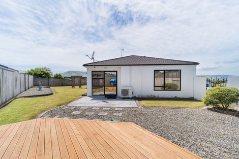 Photo of property in 14 Jordan Way, Kelvin Grove, Palmerston North, 4414