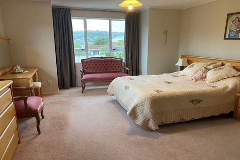 Photo of property in 10 James Cook Drive, Whitby, Porirua, 5024