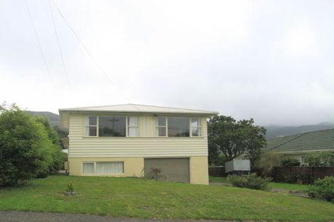 Photo of property in 20 Saint Edmund Crescent, Tawa, Wellington, 5028