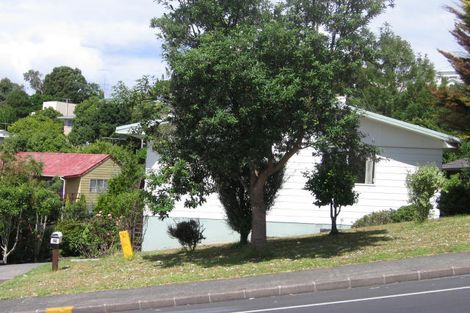 Photo of property in 27 Trias Road, Totara Vale, Auckland, 0629