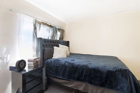 Photo of property in 1/1a Divich Avenue, Te Atatu South, Auckland, 0610