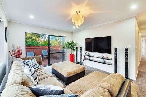 Photo of property in 23f Kamara Road, Glen Eden, Auckland, 0602