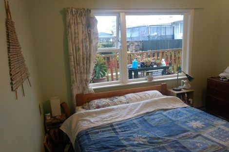 Photo of property in 38 Kelkirk Street, Kelston, Auckland, 0602