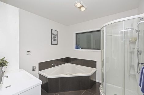 Photo of property in 12e Junction Street, Welbourn, New Plymouth, 4310