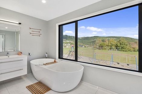 Photo of property in 6 Loch Haven Lane, Kinloch, Taupo, 3377