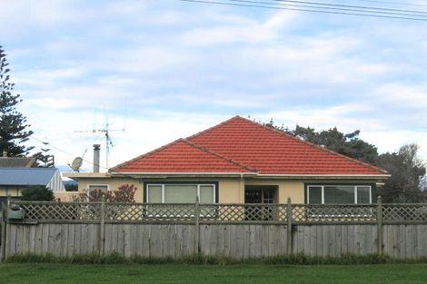 Photo of property in 62 Moana Street, Otaki Beach, Otaki, 5512