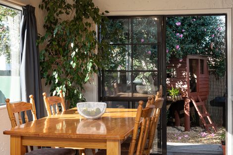 Photo of property in 14 College Place, Poike, Tauranga, 3112