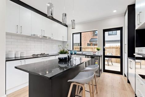 Photo of property in 24 Reelick Avenue, Pakuranga Heights, Auckland, 2010