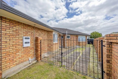 Photo of property in 21 Suncrest Drive, West Harbour, Auckland, 0618