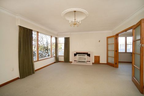 Photo of property in 6 Lowestoft Place, West End, Palmerston North, 4412