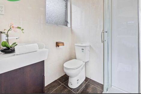 Photo of property in 16 Colin Wild Place, Glenfield, Auckland, 0629