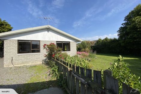 Photo of property in 10 Morris Road, Amberley, 7410