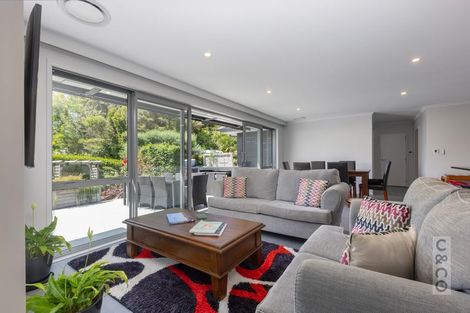 Photo of property in 4 School Road, Riverhead, 0820