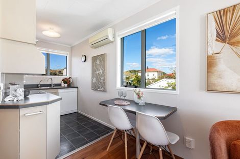 Photo of property in 5a Beach Road, Plimmerton, Porirua, 5026