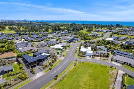 Photo of property in 2 Vardon Way, Waiwhakaiho, New Plymouth, 4312