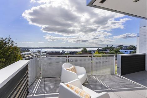 Photo of property in 11 Icarus Place, Half Moon Bay, Auckland, 2012